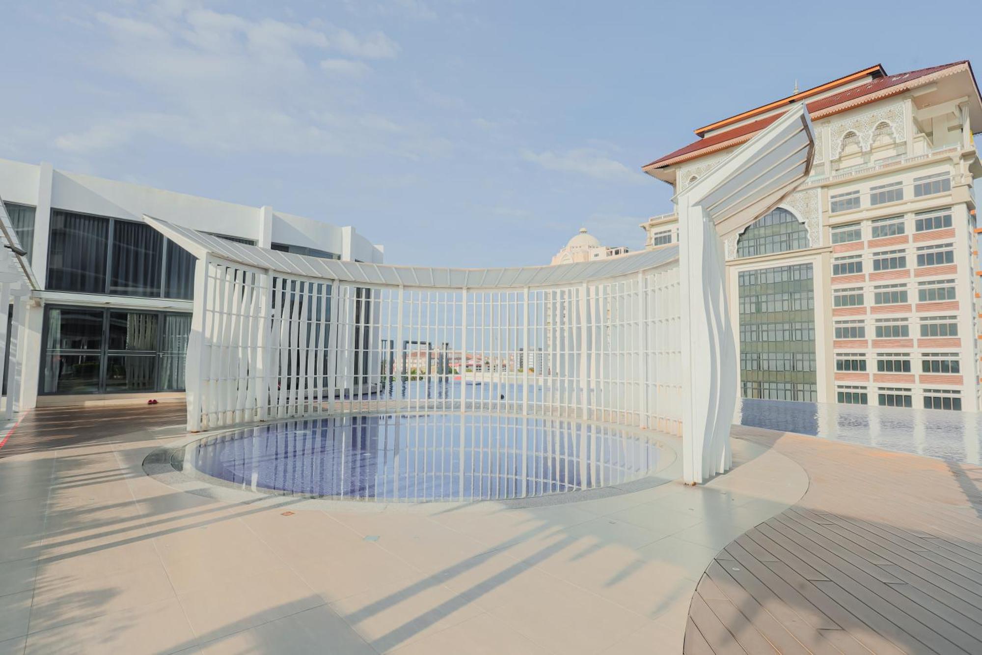 Aaira Troika Residence,Кота-Бару Экстерьер фото